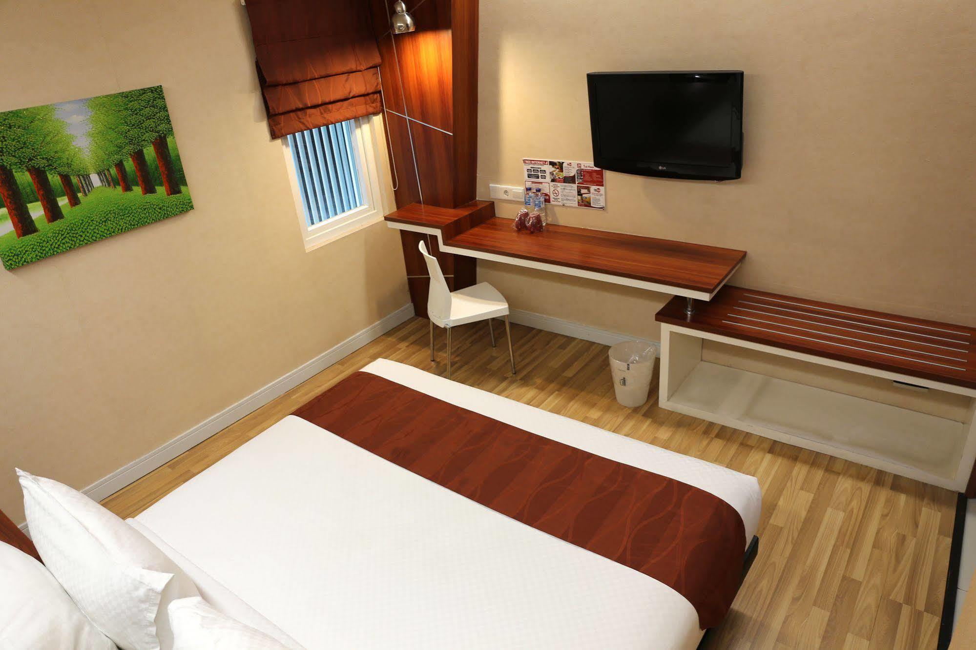 Citihub Hotel Yogyakarta Luaran gambar